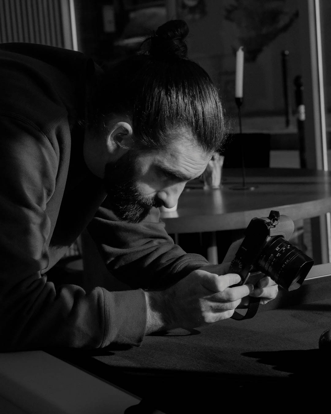 Alexis Lacroix – photographe Oeildalex avec appareil Leica