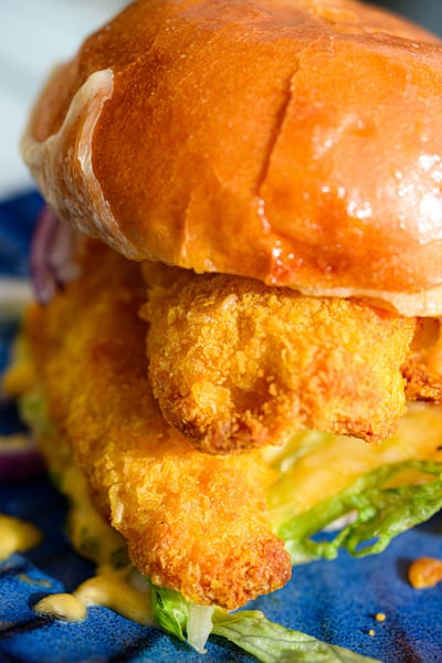 Burger poulet chicken cheddar brunch sauvagescafe bordeaux oeildalex