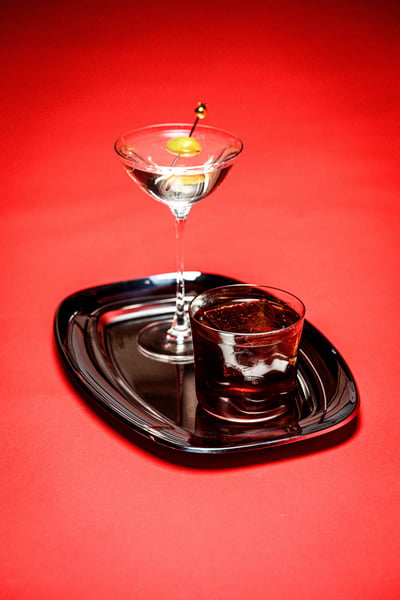 Cocktails martini negroni alcool glacons plateau packshot oeildalex