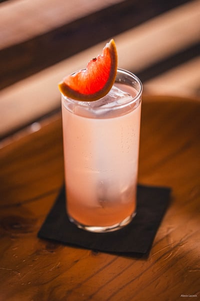 Pamplemousse cocktail amer bar bordeaux oeildalex