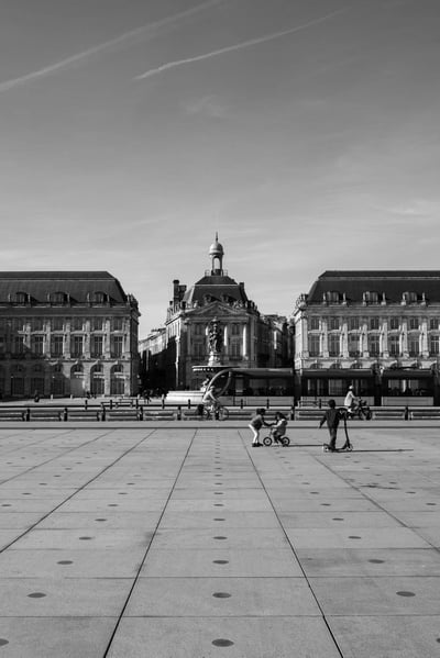 Bordeaux miroirdeau placedelabourse oeildalex